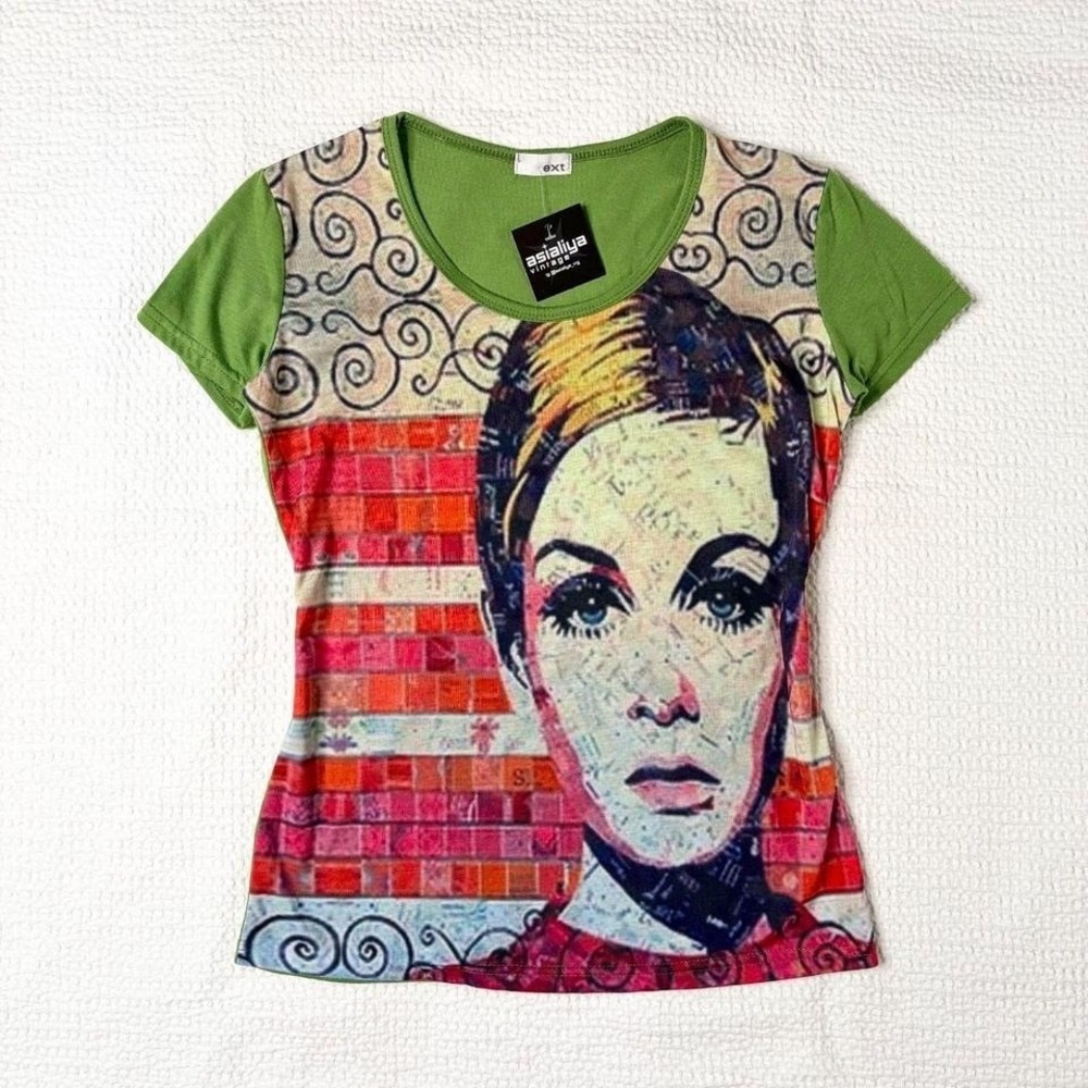 Ext mosaic twiggy graphic tee